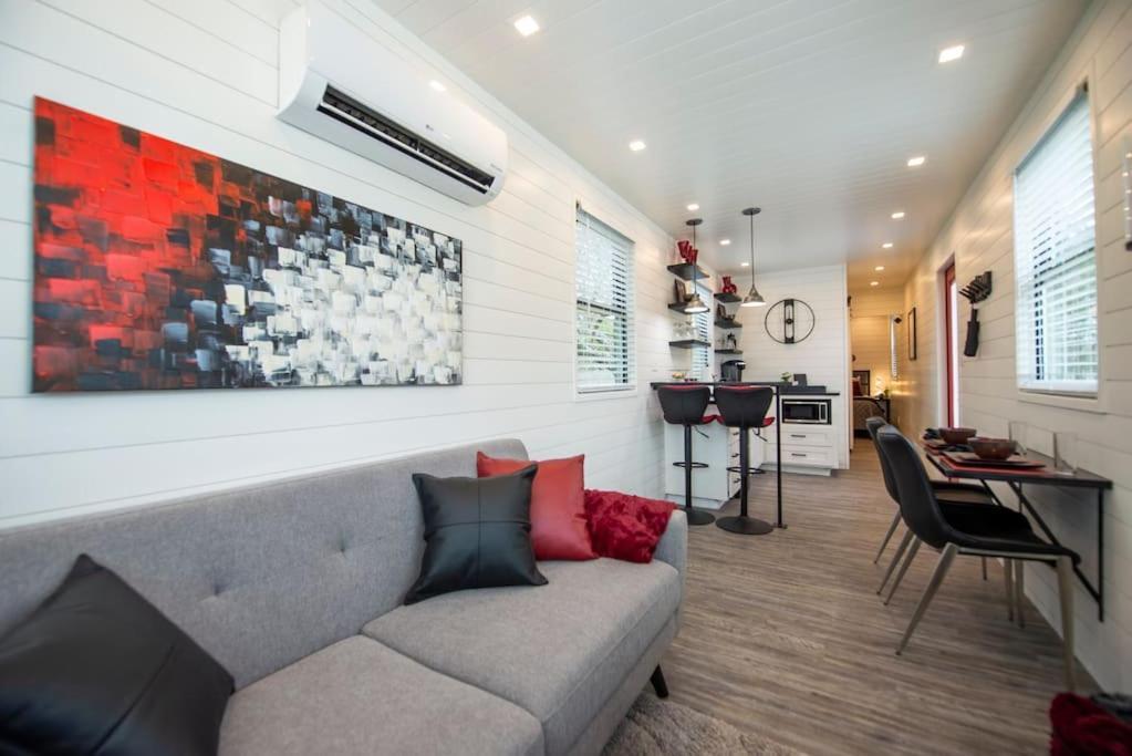 The Merlot House-Container Home 12 Min To Magnolia Bellmead Екстер'єр фото